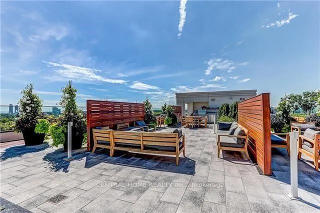 Photo 6 of Unit 825, 1 Old Mill Drive, Toronto, High Park-Swansea — HOMEH