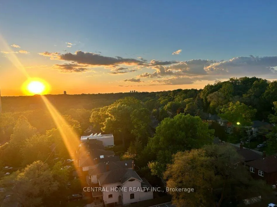 Photo 10 of Unit 825, 1 Old Mill Drive, Toronto, High Park-Swansea — HOMEH
