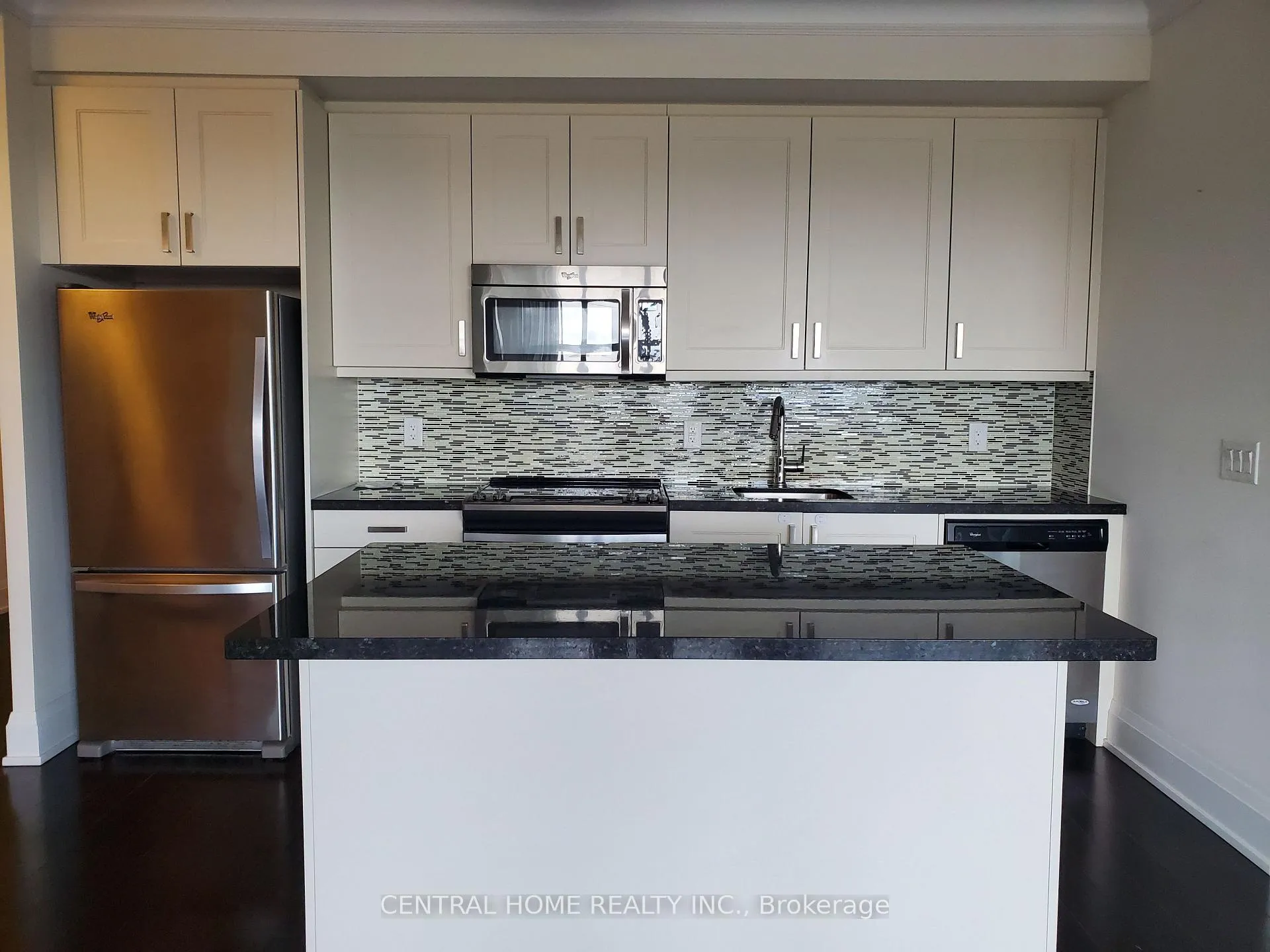 Photo 13 of Unit 825, 1 Old Mill Drive, Toronto, High Park-Swansea — HOMEH