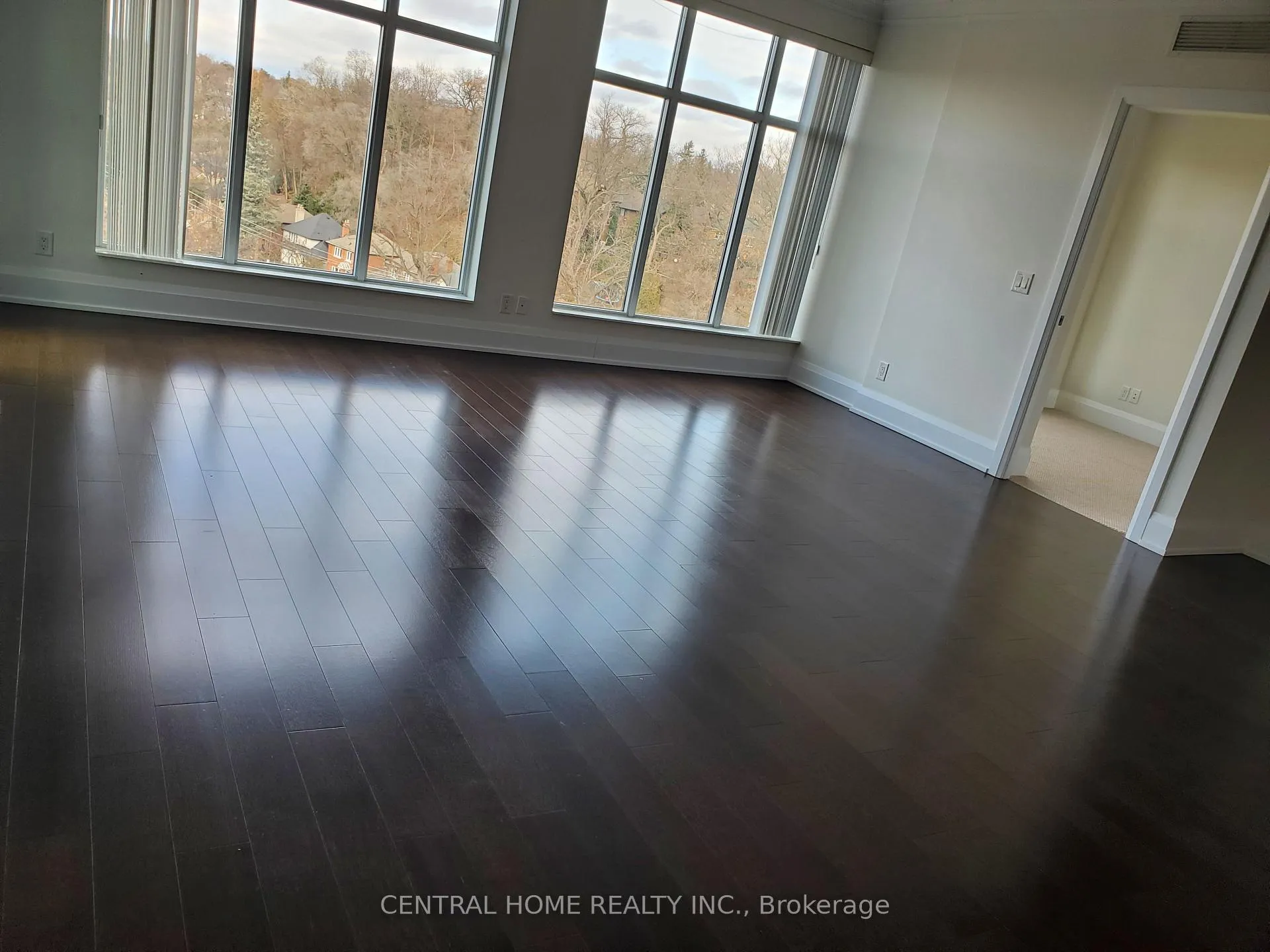 Photo 14 of Unit 825, 1 Old Mill Drive, Toronto, High Park-Swansea — HOMEH