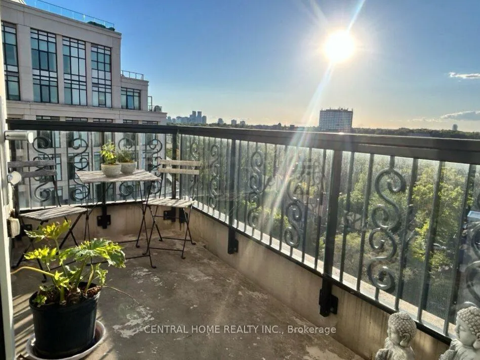 Photo 16 of Unit 825, 1 Old Mill Drive, Toronto, High Park-Swansea — HOMEH
