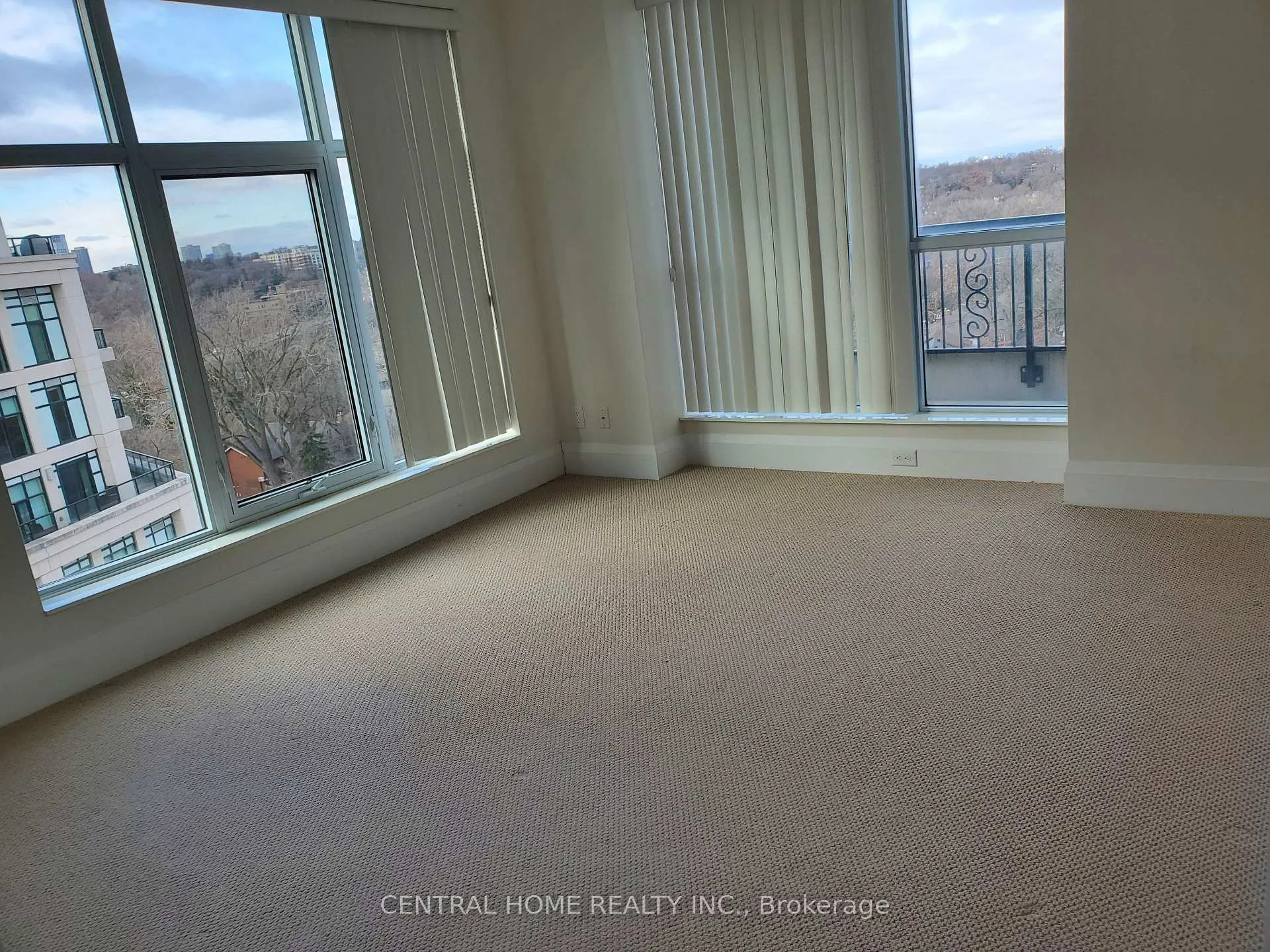 Photo 18 of Unit 825, 1 Old Mill Drive, Toronto, High Park-Swansea — HOMEH