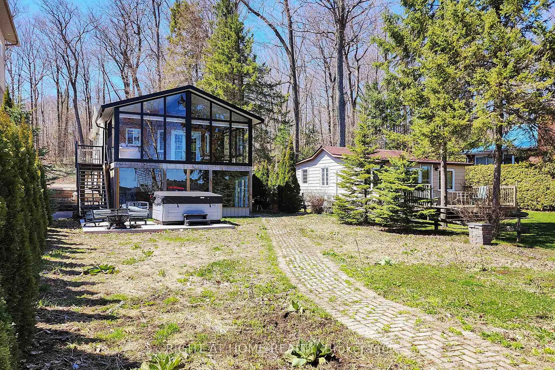 Photo 1 of 36 Hills Road, Kawartha Lakes, Bobcaygeon — HOMEH