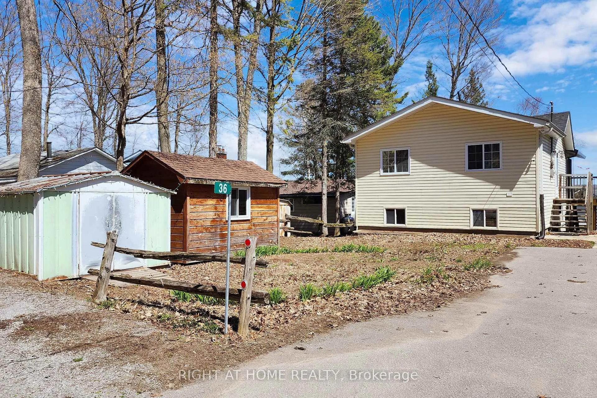 Photo 3 of 36 Hills Road, Kawartha Lakes, Bobcaygeon — HOMEH
