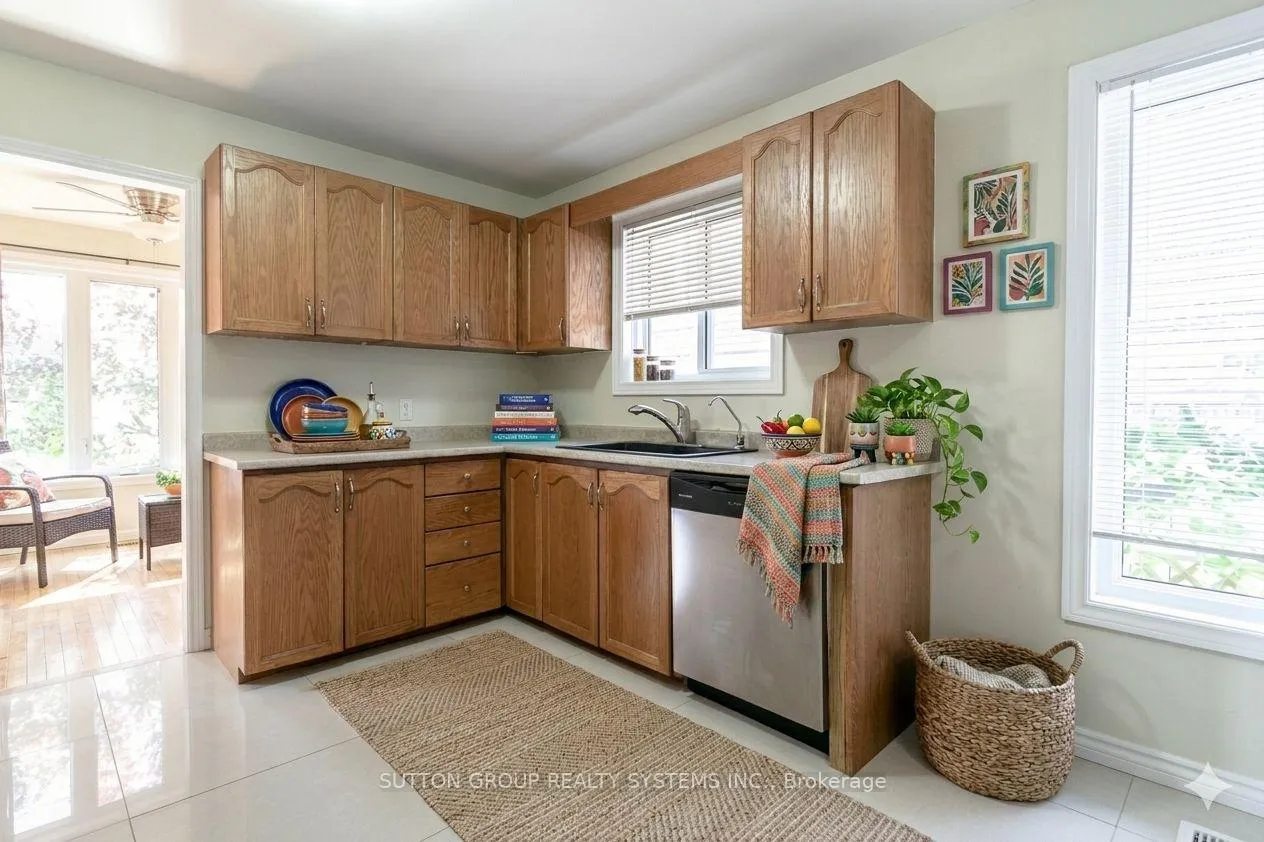 Photo 7 of 19 Lorraine Drive, Cambridge, Christopher-Champlain — HOMEH