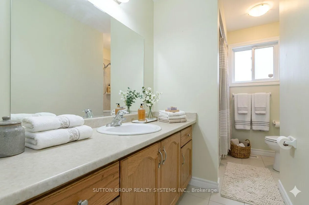 Photo 8 of 19 Lorraine Drive, Cambridge, Christopher-Champlain — HOMEH