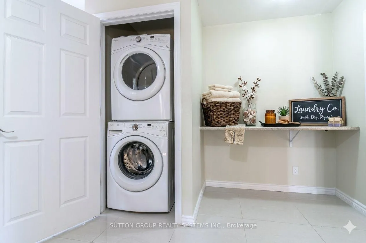 Photo 12 of 19 Lorraine Drive, Cambridge, Christopher-Champlain — HOMEH