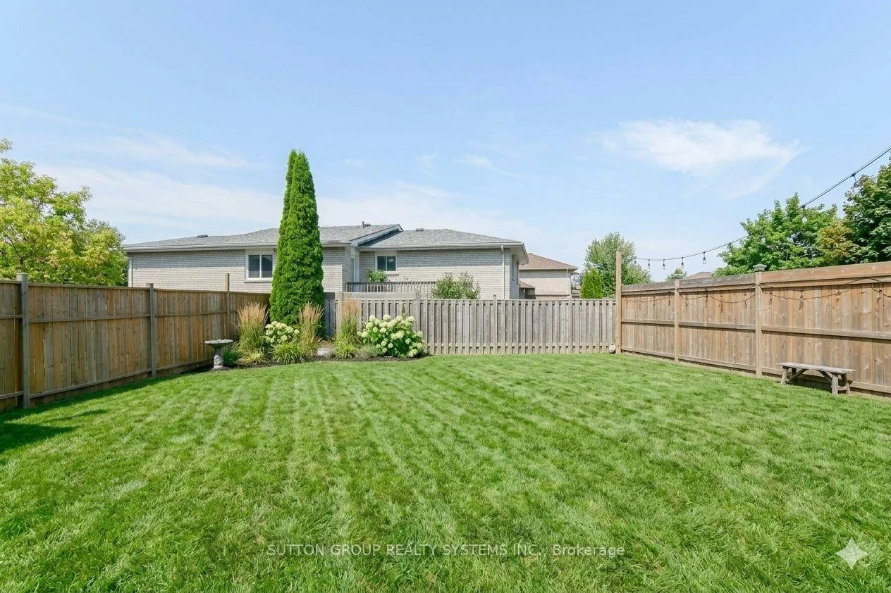 Photo 13 of 19 Lorraine Drive, Cambridge, Christopher-Champlain — HOMEH
