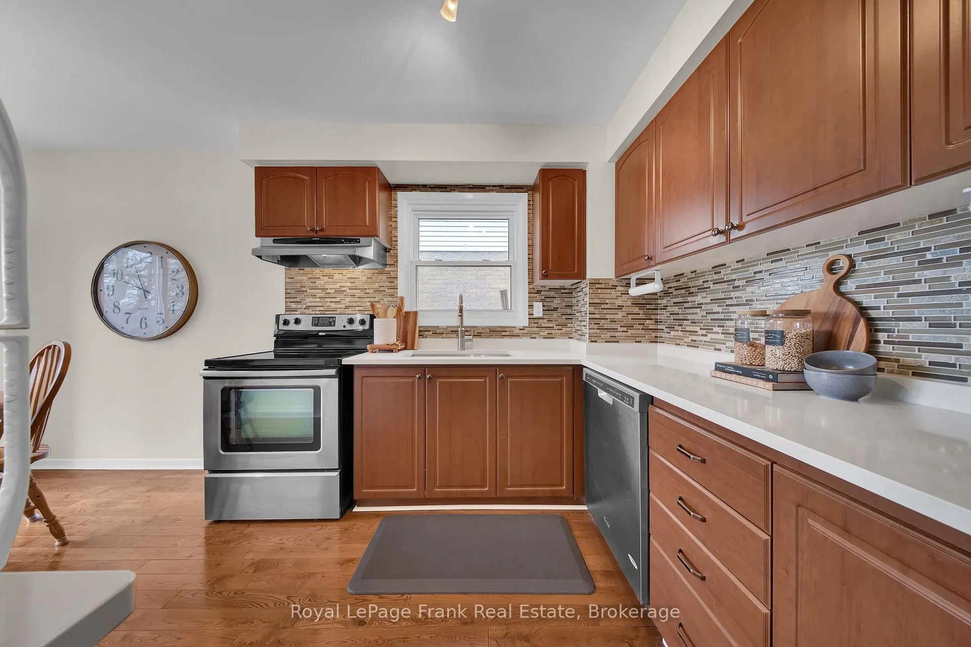 Photo 6 of 76 Cornwall Drive, Ajax, Central — HOMEH