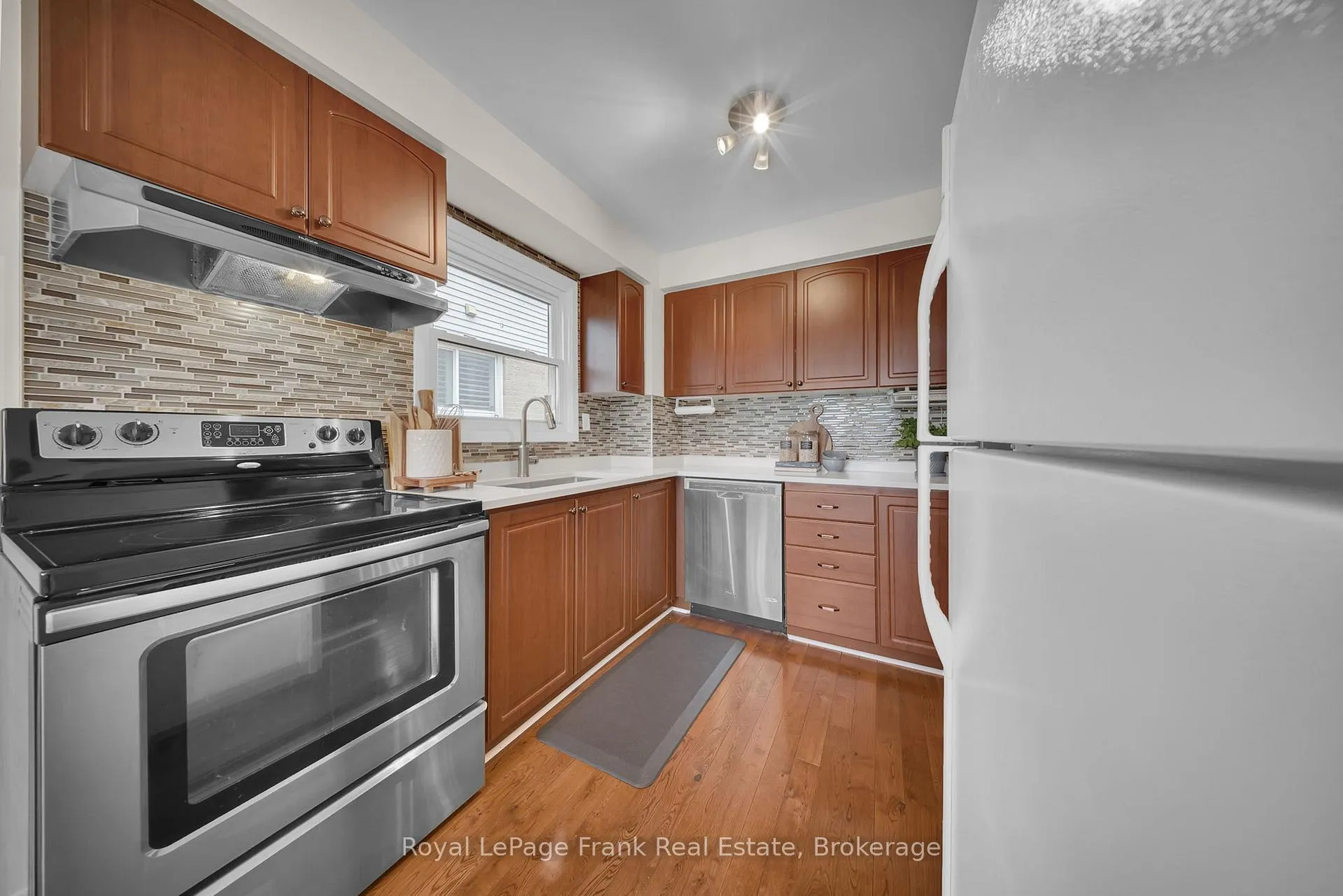 Photo 7 of 76 Cornwall Drive, Ajax, Central — HOMEH