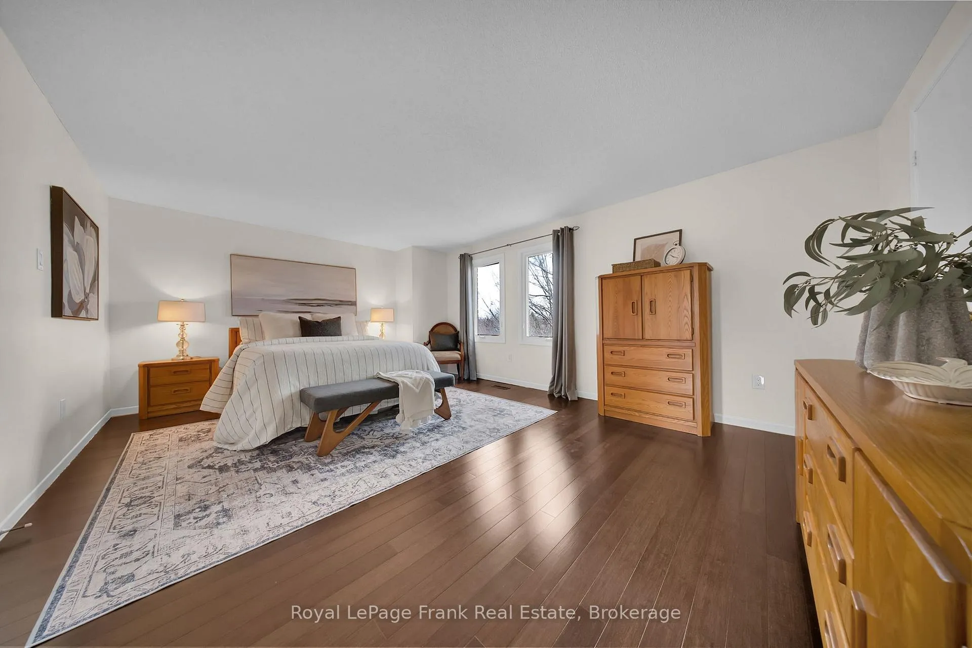 Photo 11 of 76 Cornwall Drive, Ajax, Central — HOMEH