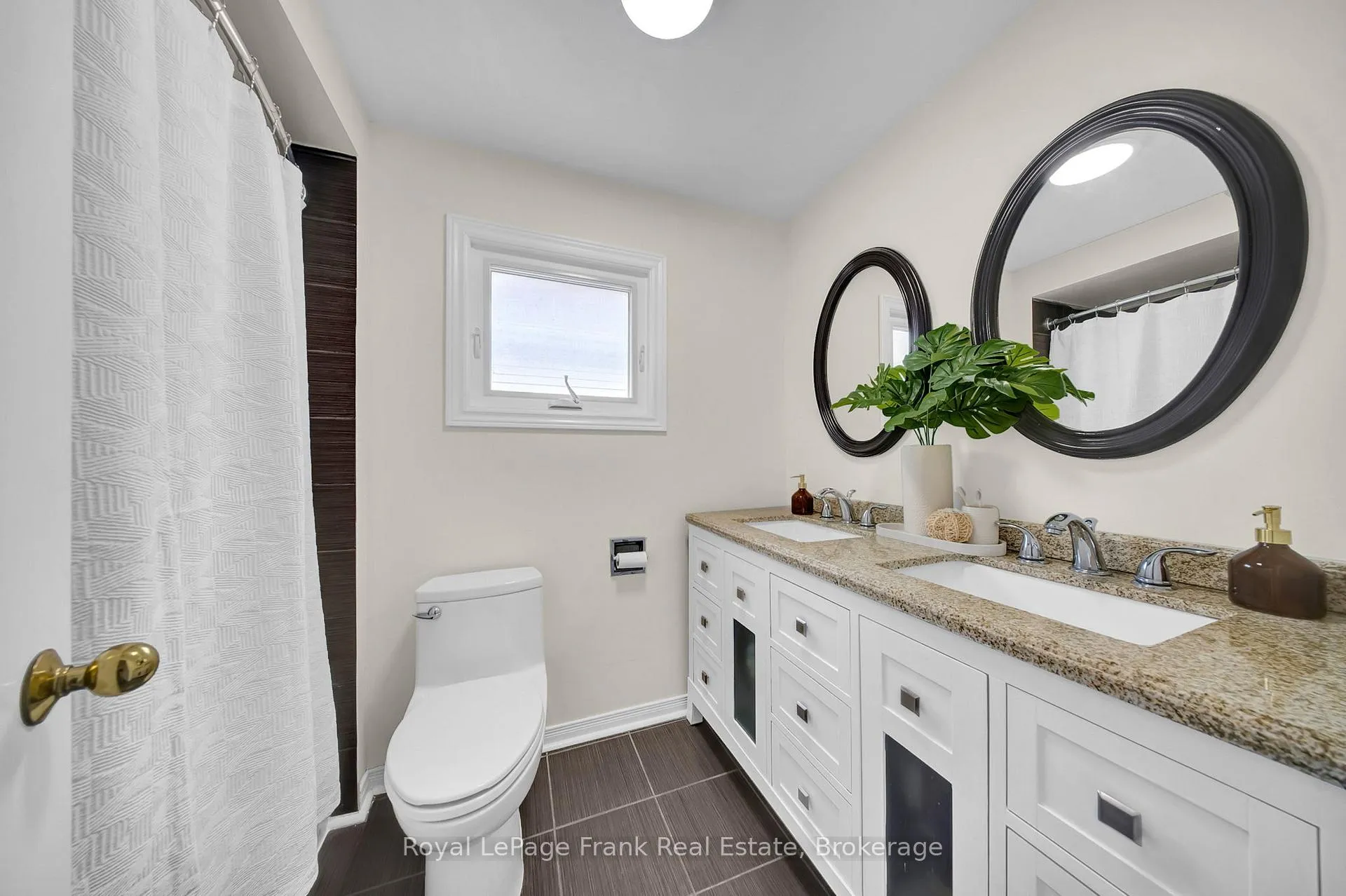 Photo 18 of 76 Cornwall Drive, Ajax, Central — HOMEH
