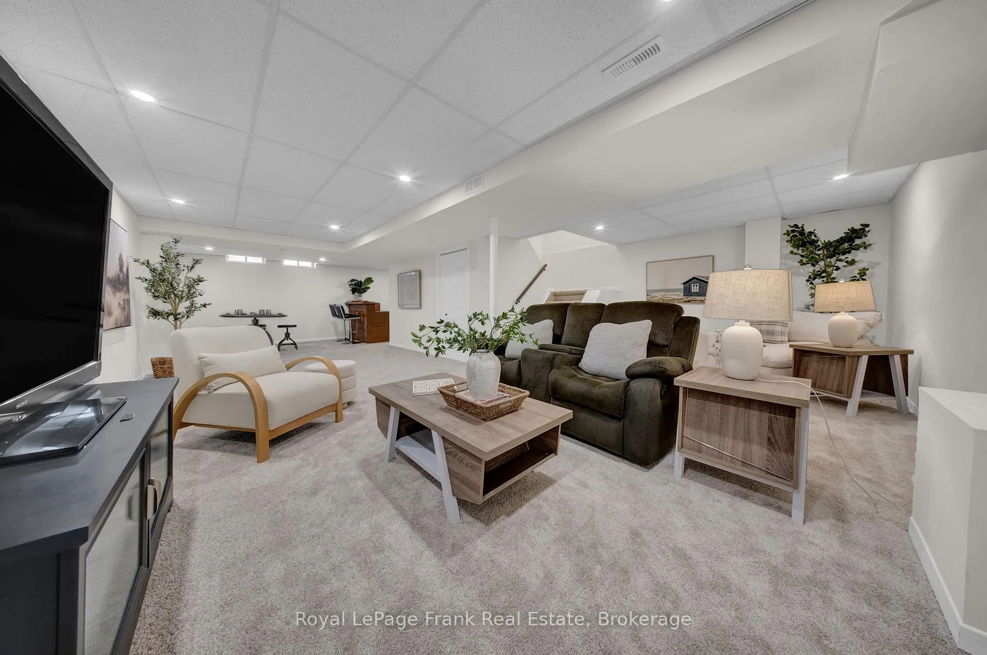 Photo 19 of 76 Cornwall Drive, Ajax, Central — HOMEH