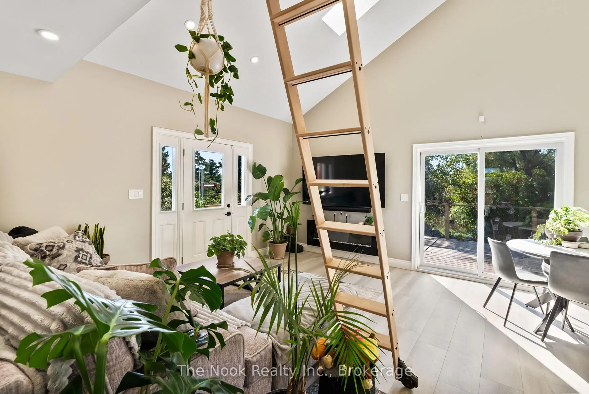 Photo 7 of 46 Mcguire Beach Road, Kawartha Lakes, Carden — HOMEH
