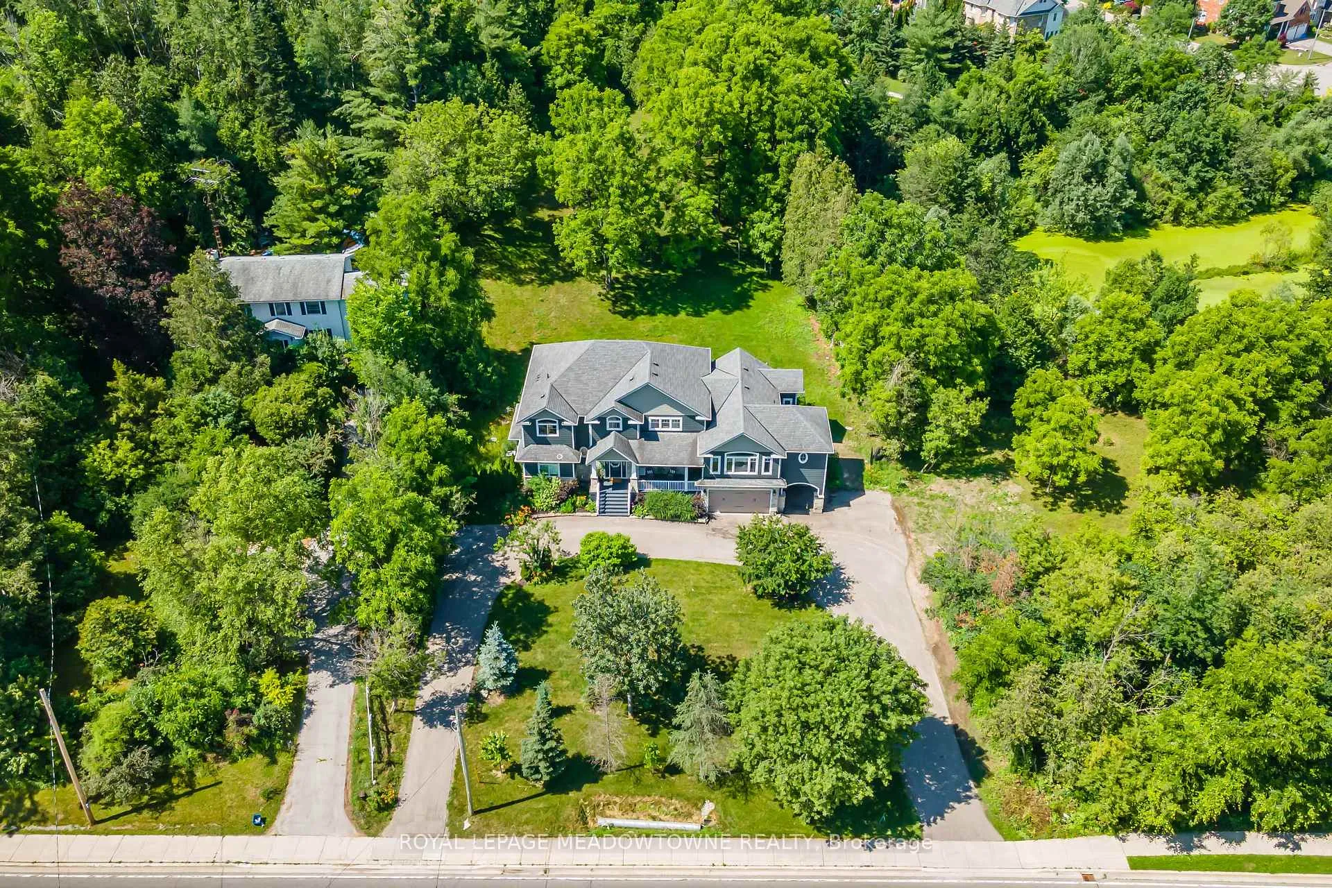 Photo 2 of 254 Main Street S, Halton Hills, Georgetown — HOMEH