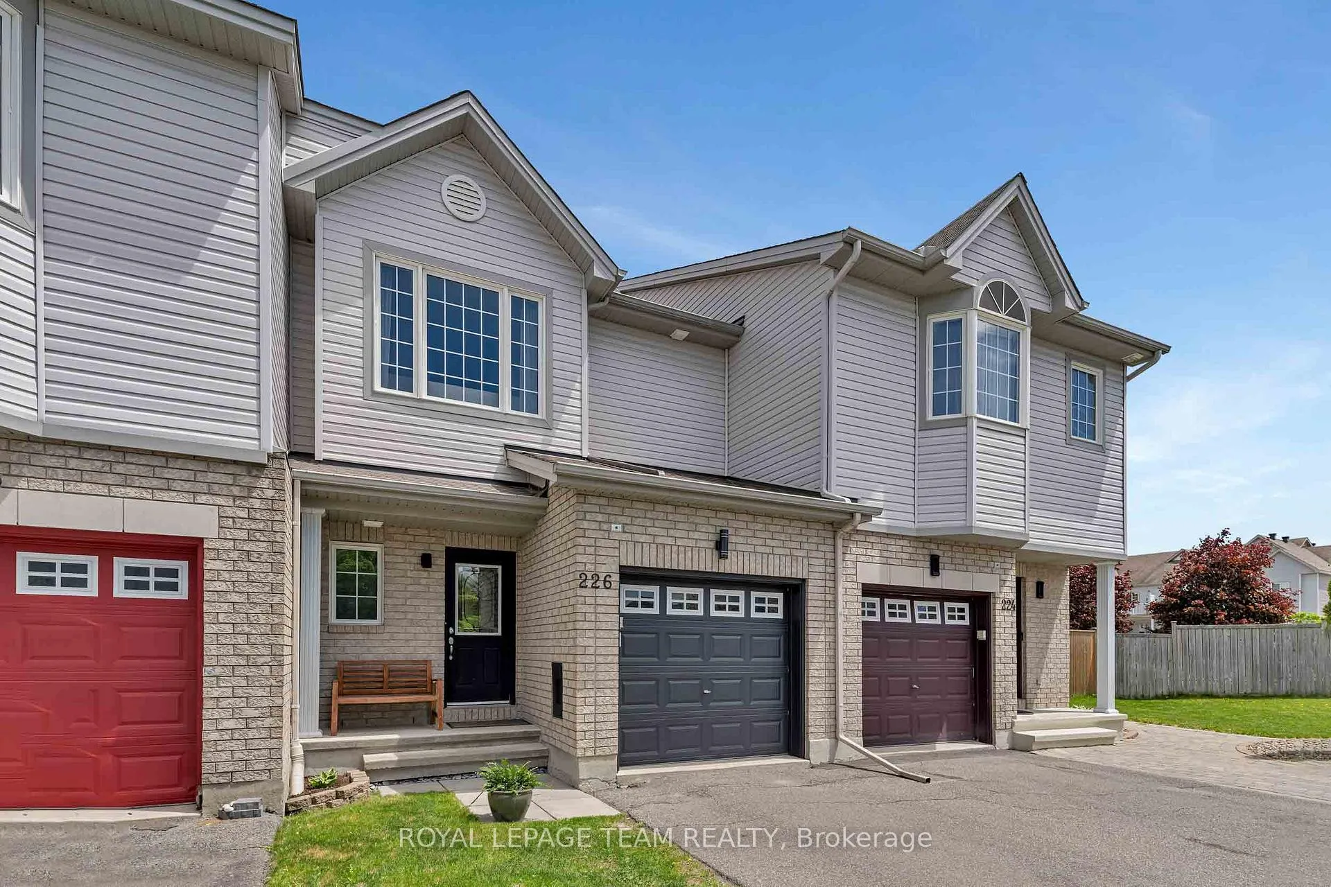 Photo 2 of 226 Arrita Street, Ottawa, Kanata - Emerald Meadows/Trailwest — HOMEH