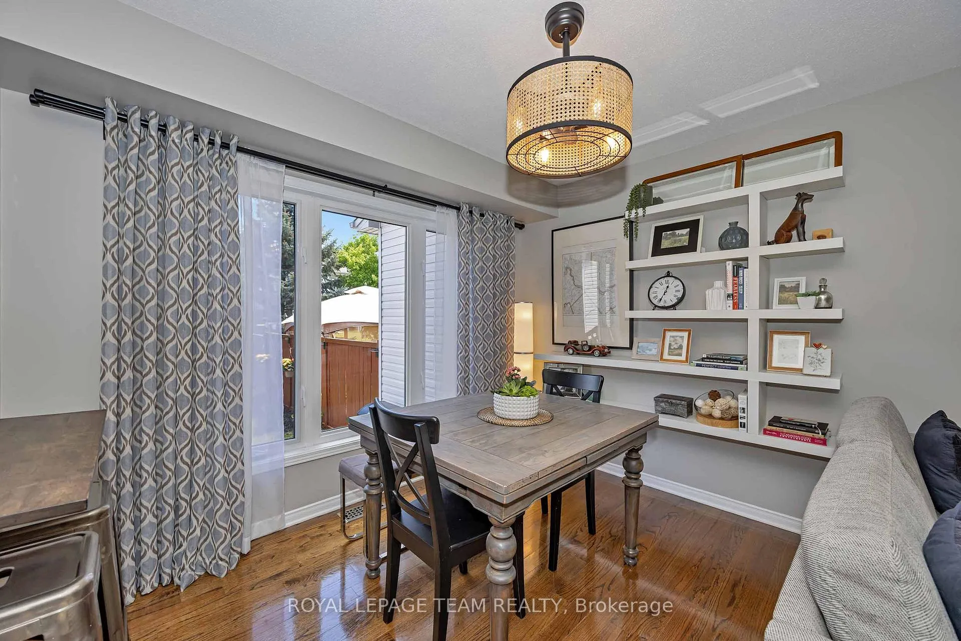 Photo 8 of 226 Arrita Street, Ottawa, Kanata - Emerald Meadows/Trailwest — HOMEH