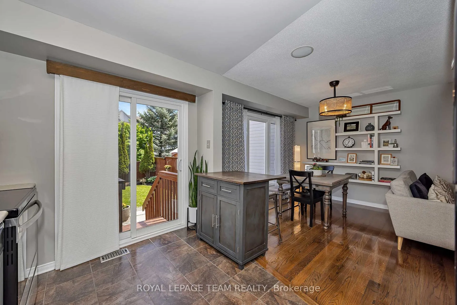 Photo 12 of 226 Arrita Street, Ottawa, Kanata - Emerald Meadows/Trailwest — HOMEH