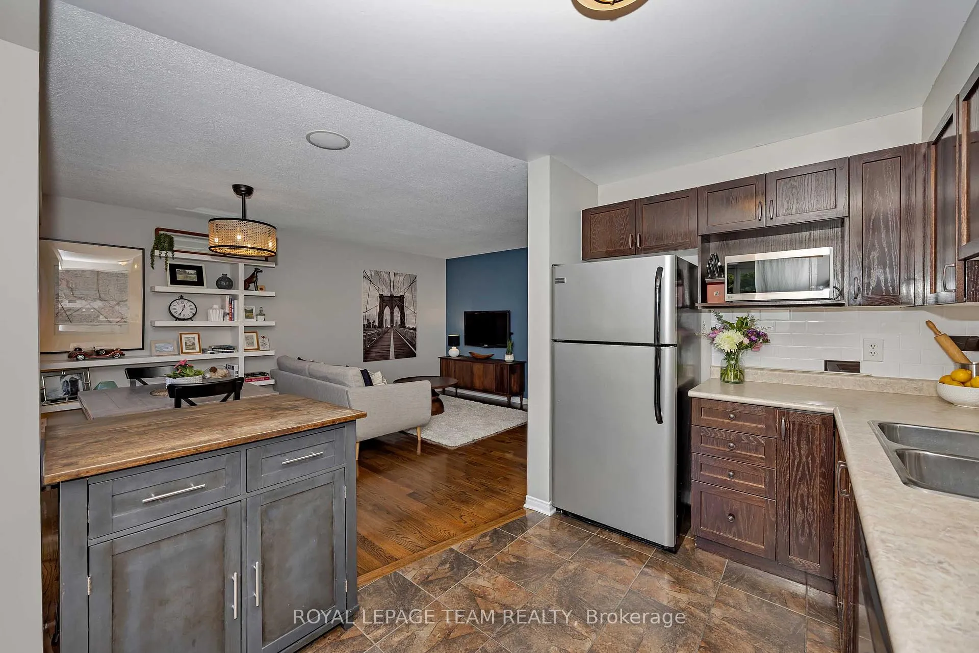 Photo 13 of 226 Arrita Street, Ottawa, Kanata - Emerald Meadows/Trailwest — HOMEH