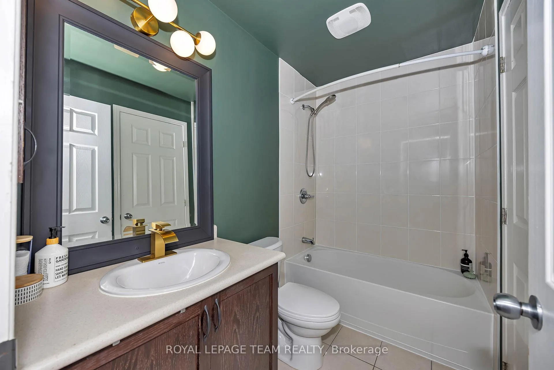 Photo 21 of 226 Arrita Street, Ottawa, Kanata - Emerald Meadows/Trailwest — HOMEH