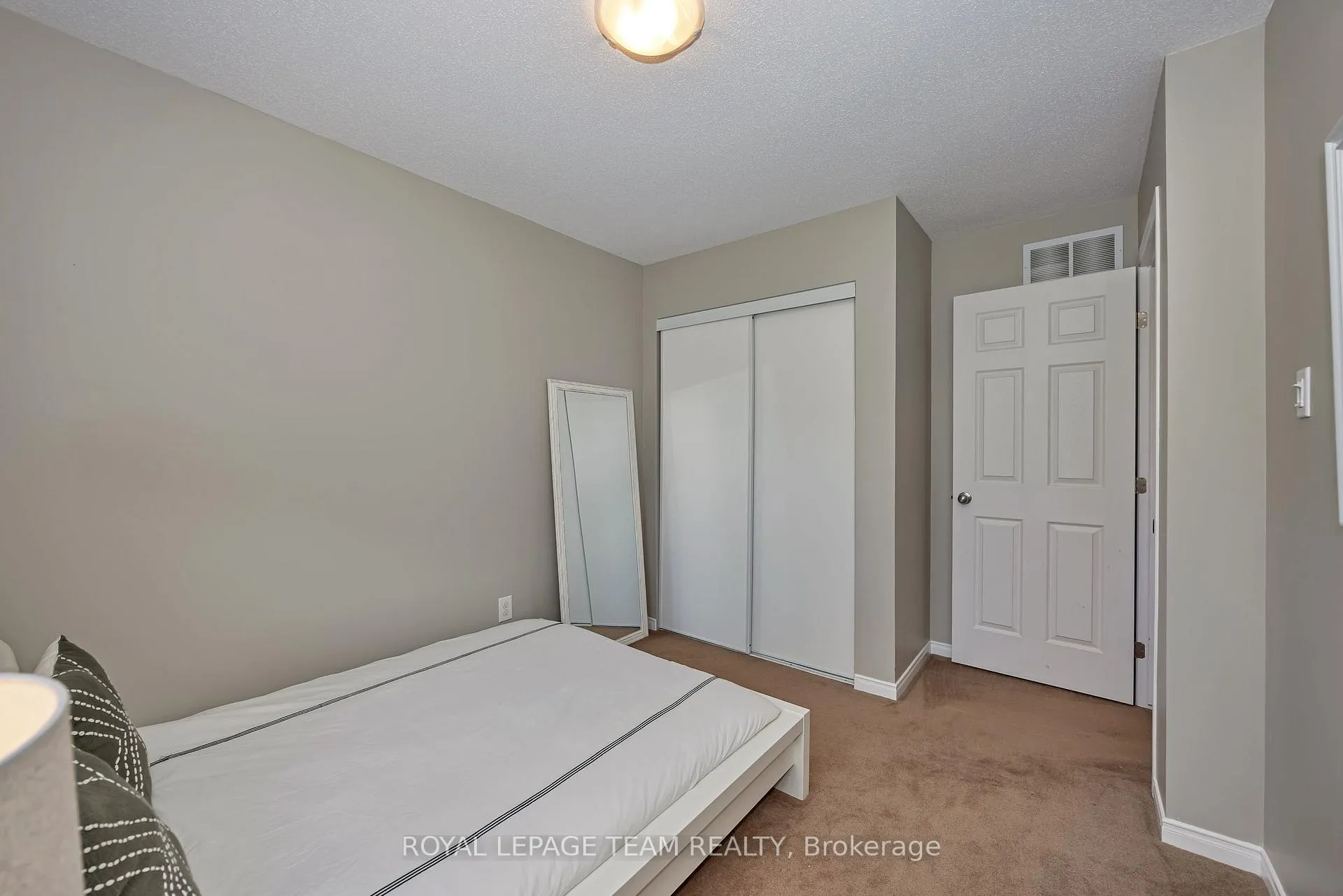 Photo 23 of 226 Arrita Street, Ottawa, Kanata - Emerald Meadows/Trailwest — HOMEH