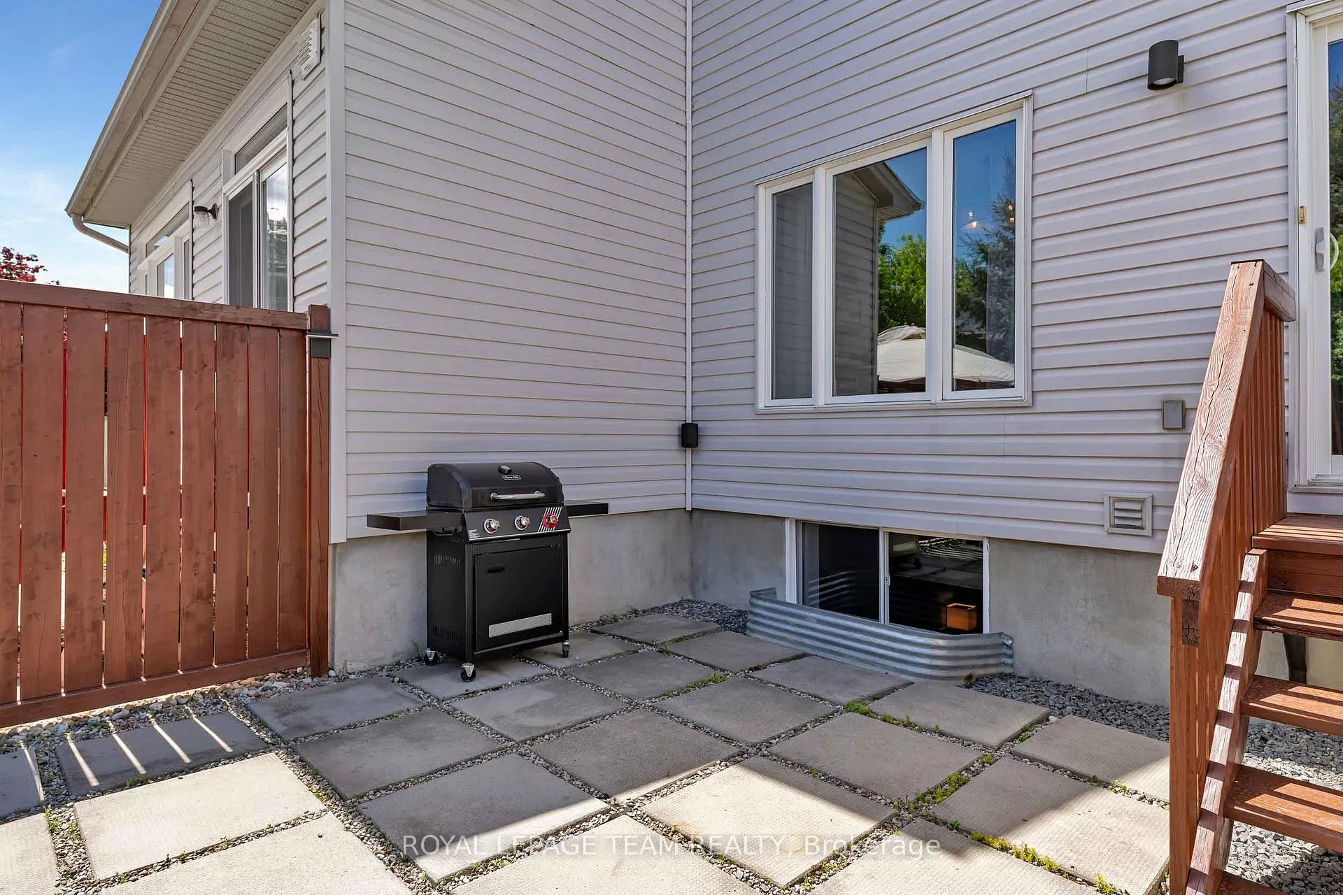 Photo 32 of 226 Arrita Street, Ottawa, Kanata - Emerald Meadows/Trailwest — HOMEH