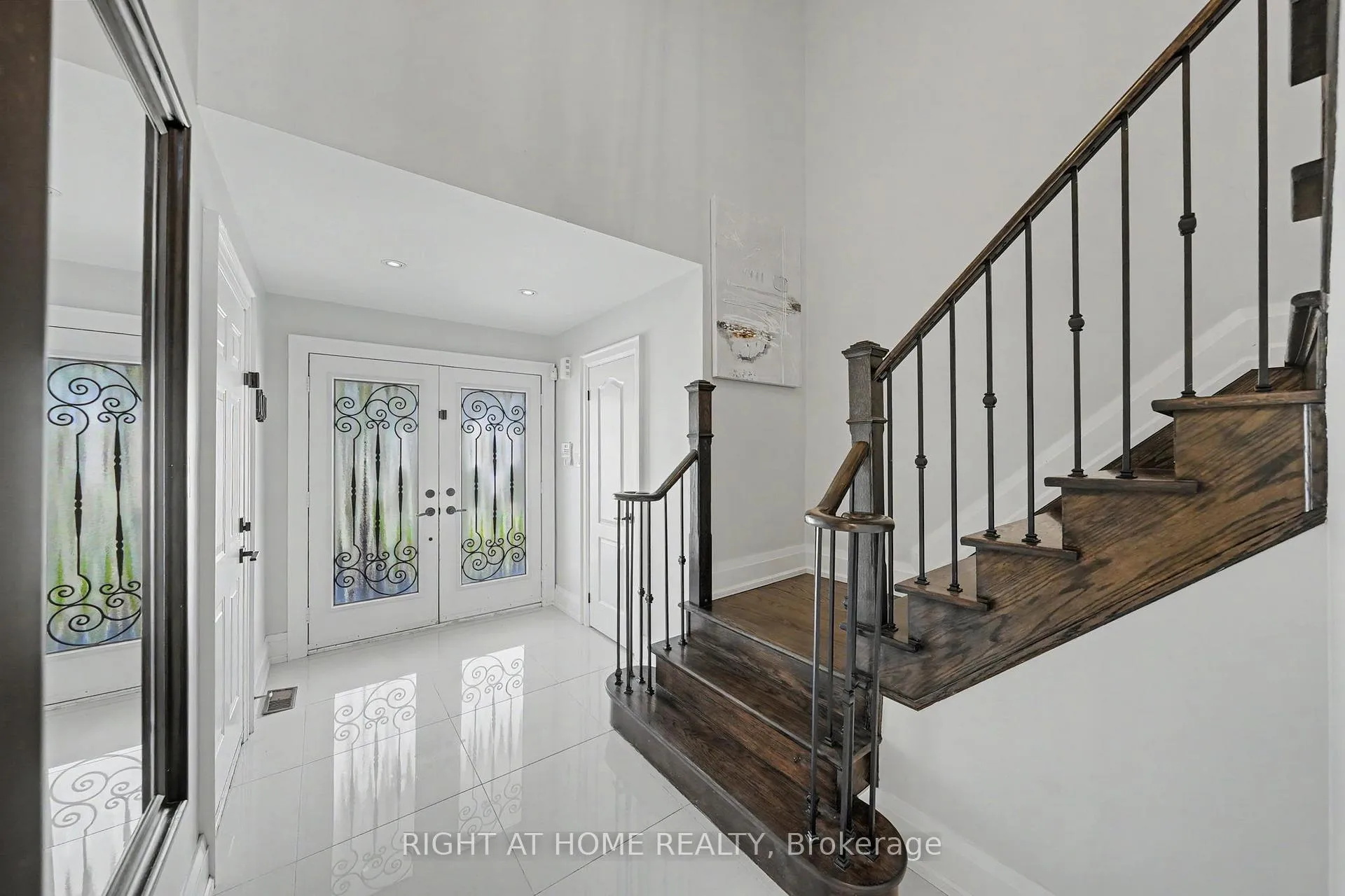 Photo 3 of 235 Montebello Avenue, Vaughan, Sonoma Heights — HOMEH