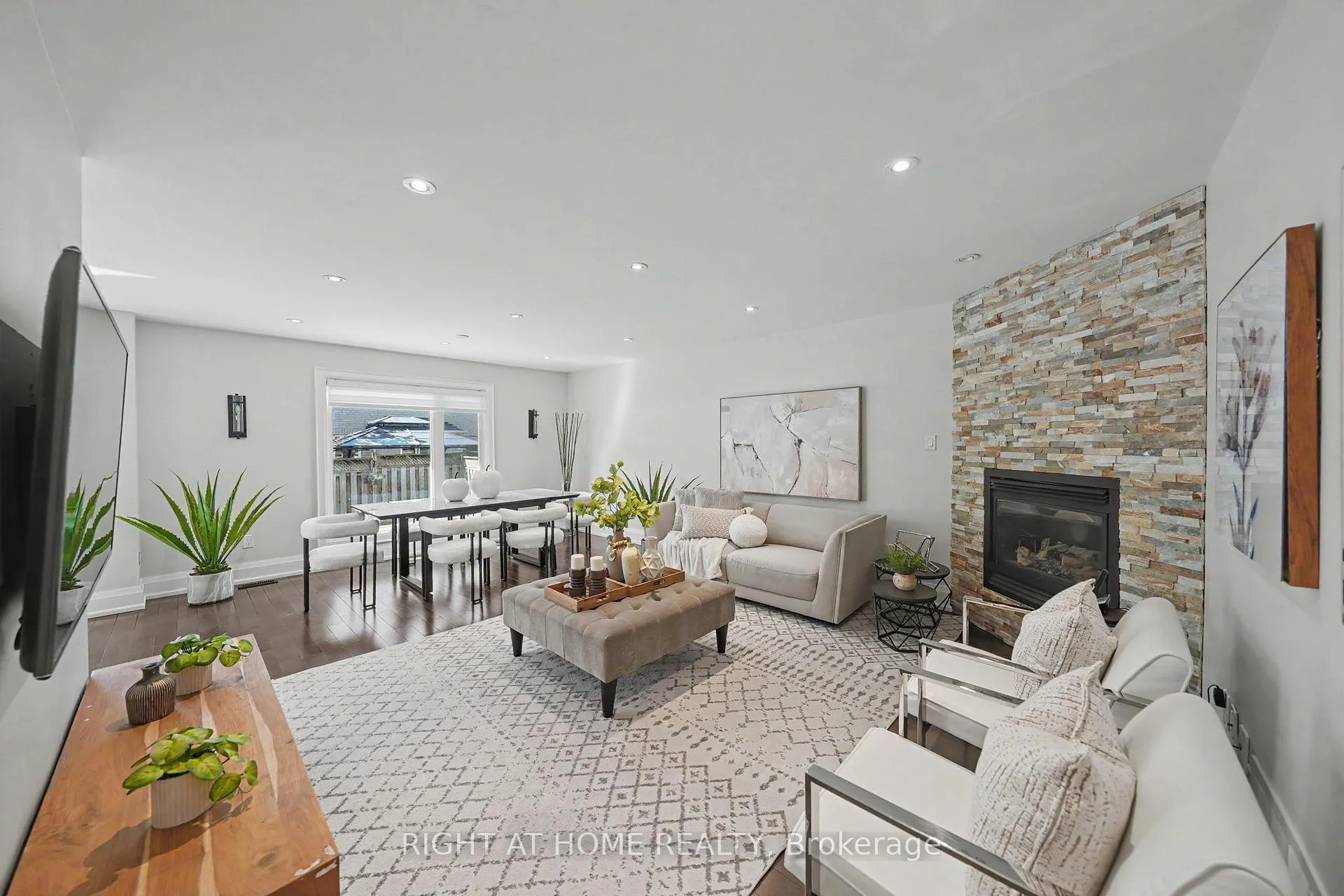 Photo 4 of 235 Montebello Avenue, Vaughan, Sonoma Heights — HOMEH