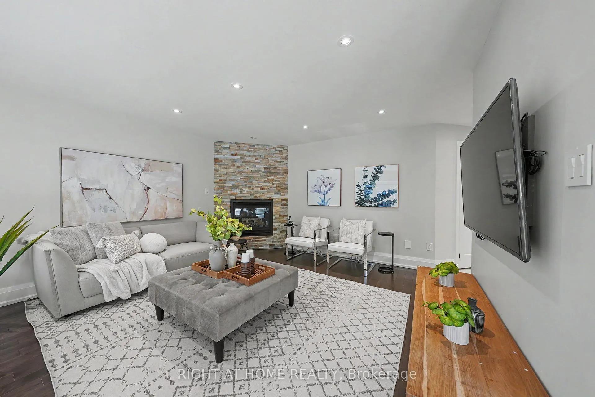 Photo 5 of 235 Montebello Avenue, Vaughan, Sonoma Heights — HOMEH