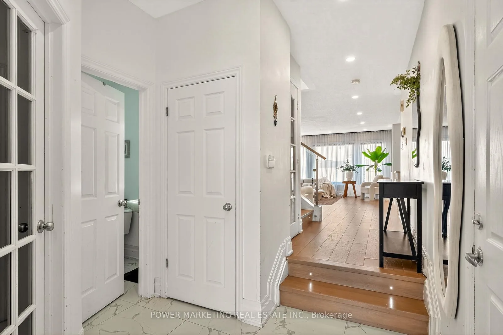 Photo 5 of 657 Clearbrook Drive N, Ottawa, Barrhaven - Strandherd — HOMEH