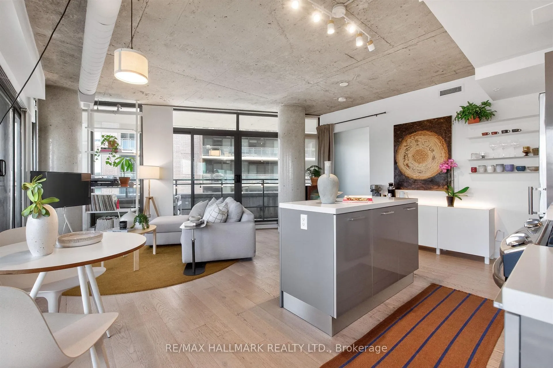 Photo 9 of Unit 508, 319 Carlaw Avenue, Toronto, South Riverdale — HOMEH
