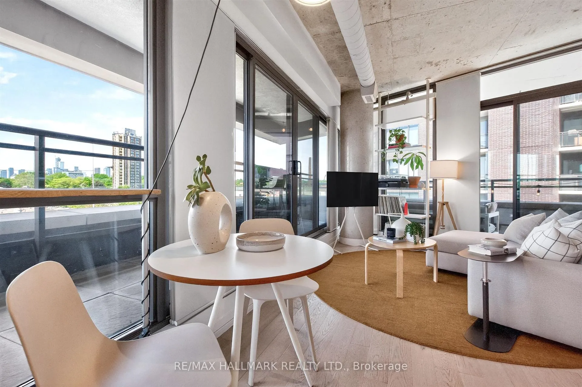 Photo 11 of Unit 508, 319 Carlaw Avenue, Toronto, South Riverdale — HOMEH