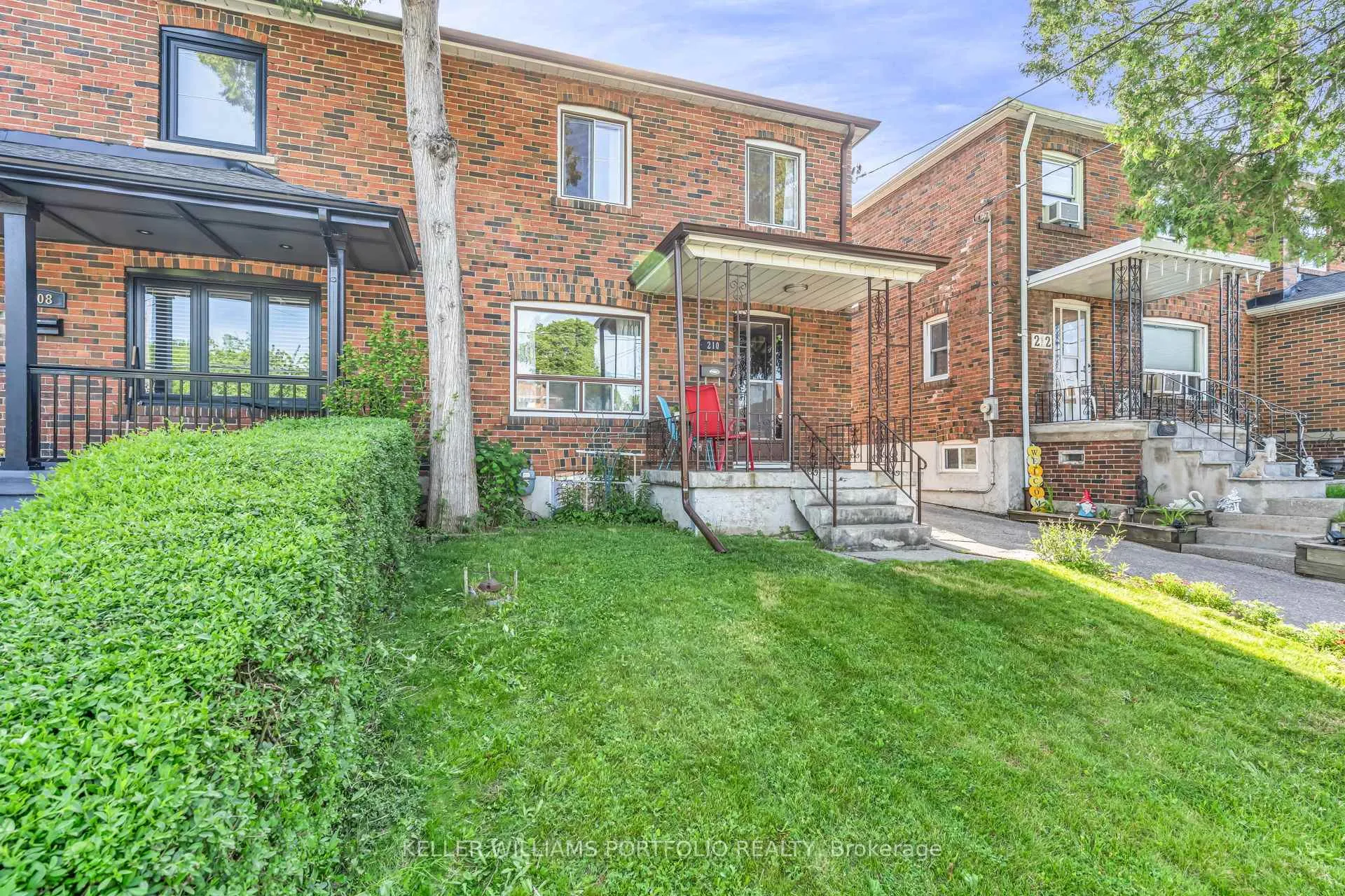 Front of 210 Bicknell Avenue