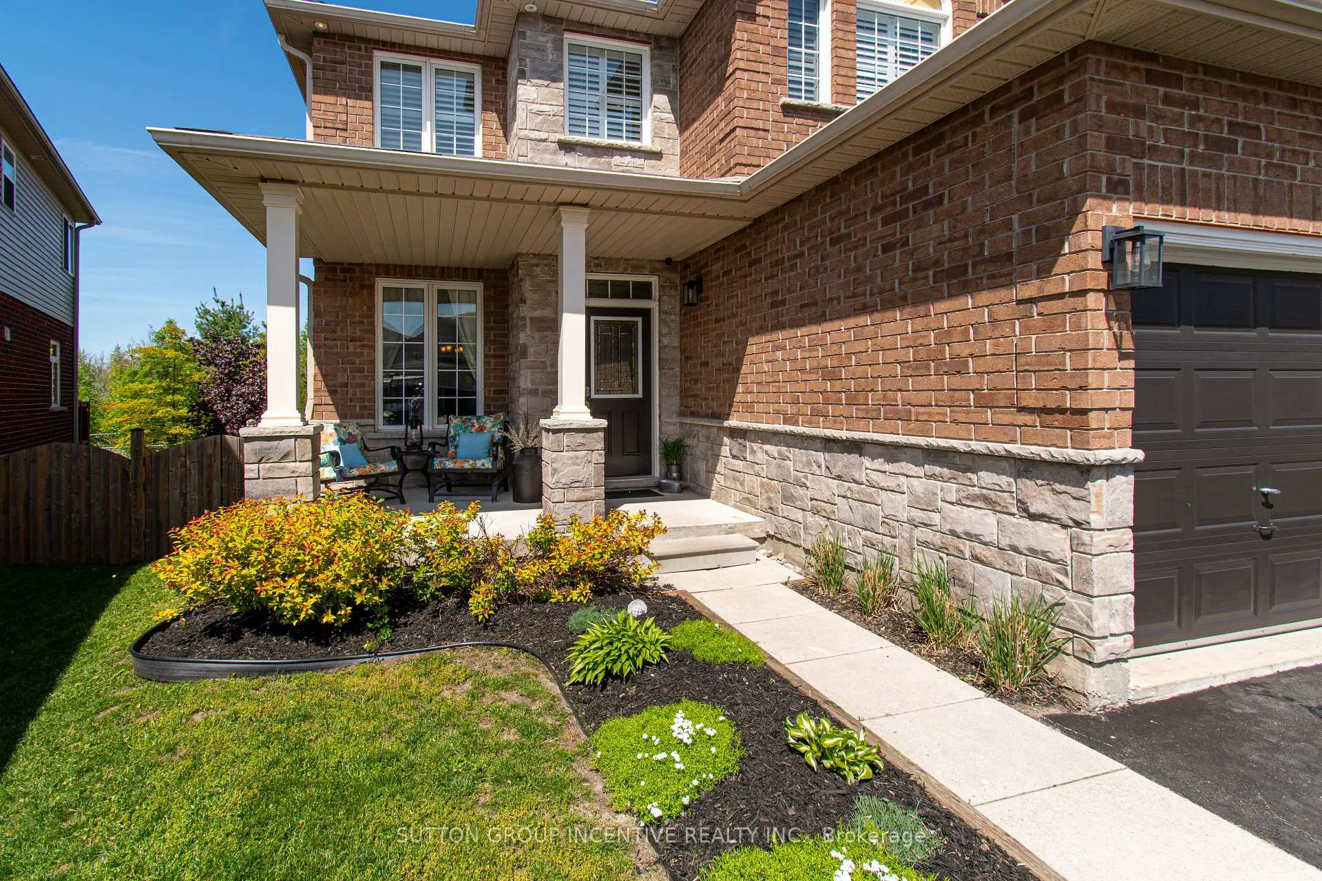 Photo 3 of 18 Graihawk Drive, Barrie, Ardagh — HOMEH