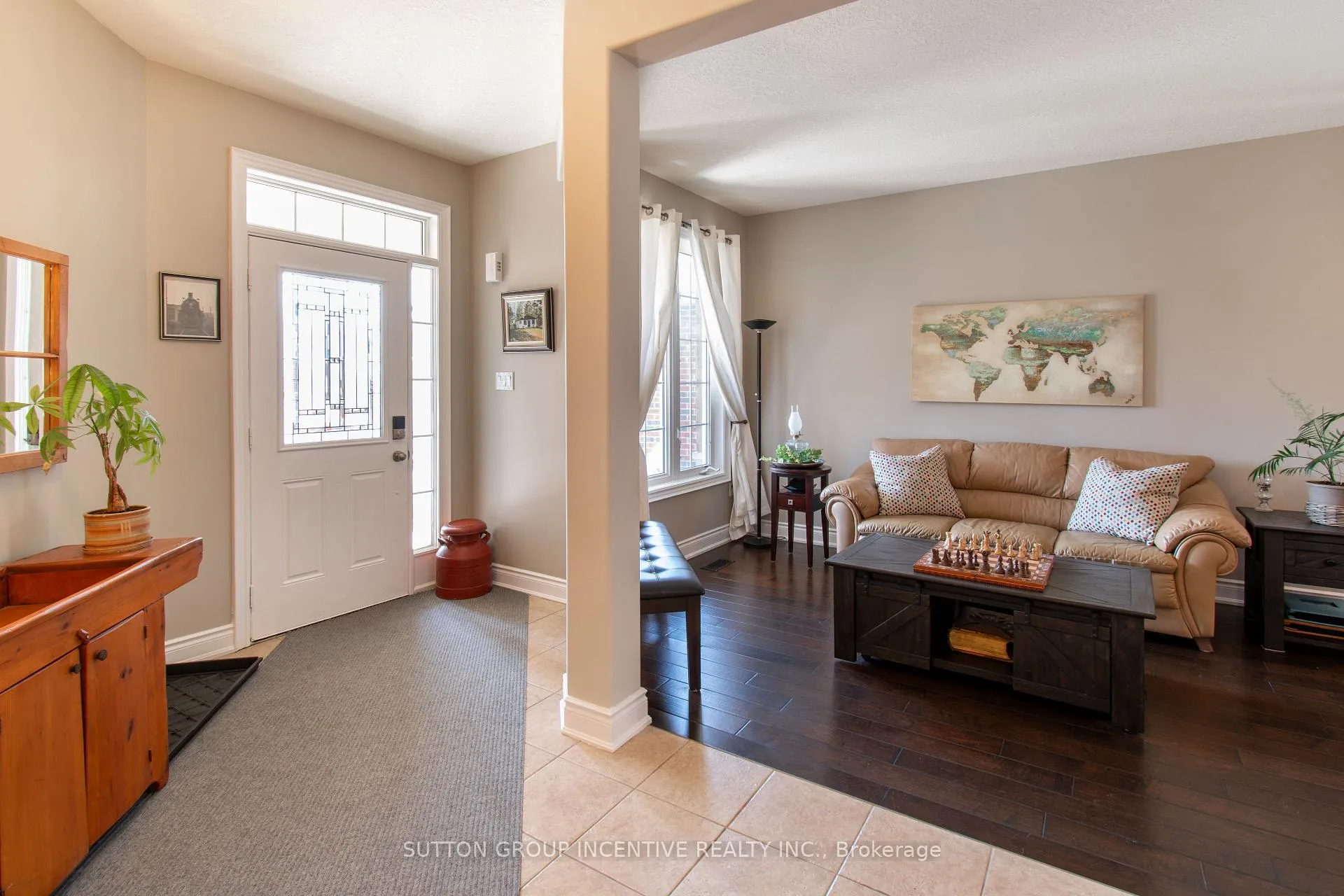Photo 4 of 18 Graihawk Drive, Barrie, Ardagh — HOMEH