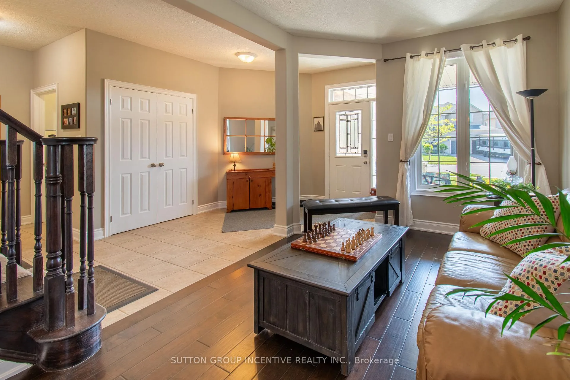 Photo 6 of 18 Graihawk Drive, Barrie, Ardagh — HOMEH