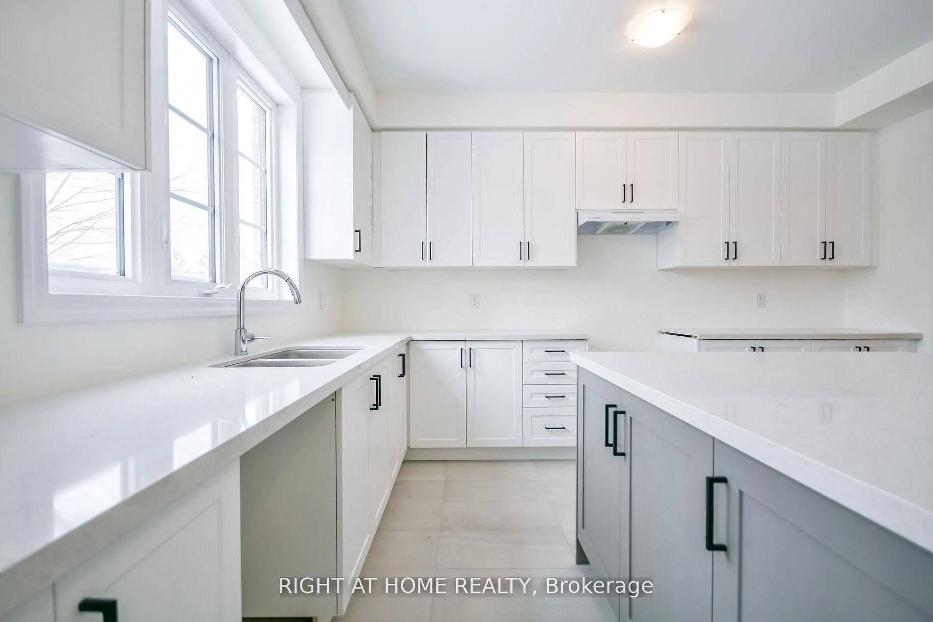 Photo 20 of 215 Sutherland Street S, Clearview, Stayner — HOMEH