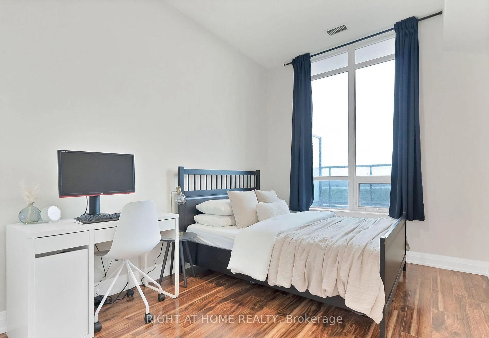 Photo 8 of Unit 303, 7171 Yonge Street, Markham, Grandview — HOMEH
