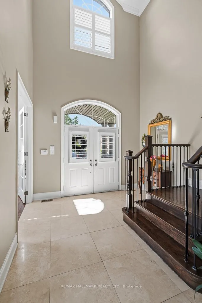 Photo 3 of 321 Grand Vellore Crescent, Vaughan, Vellore Village — HOMEH