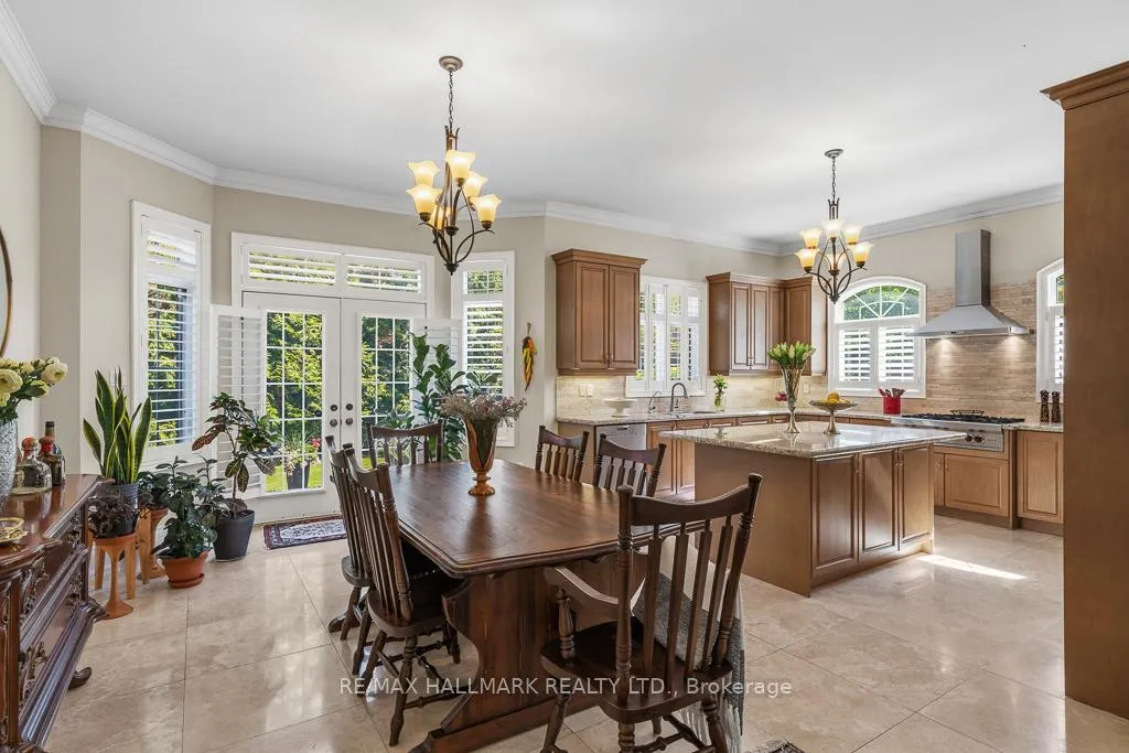 Photo 11 of 321 Grand Vellore Crescent, Vaughan, Vellore Village — HOMEH