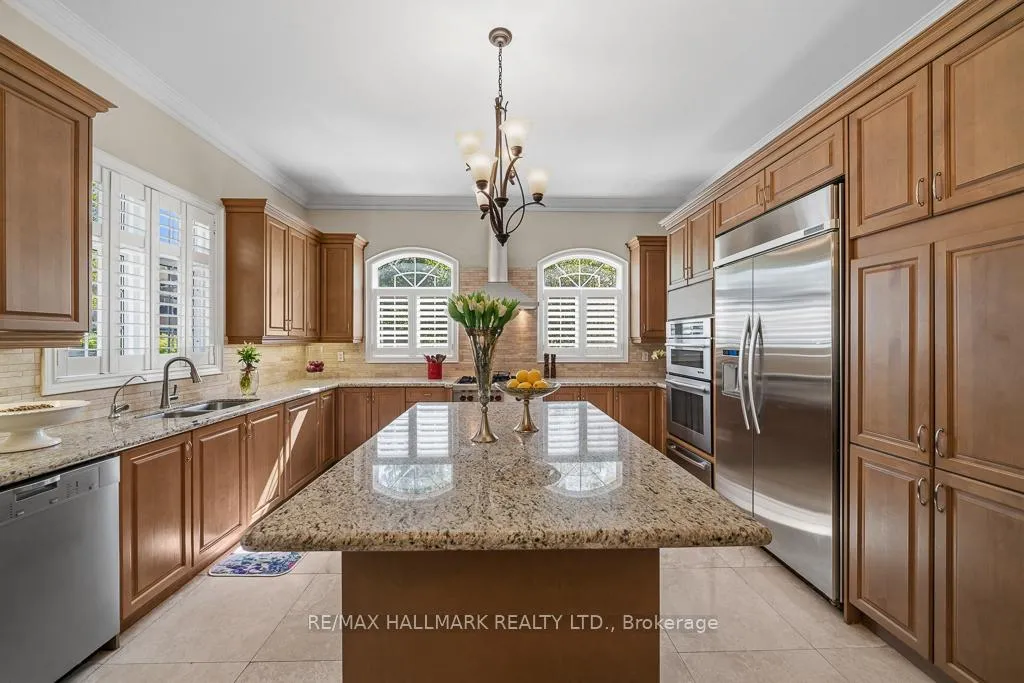 Photo 12 of 321 Grand Vellore Crescent, Vaughan, Vellore Village — HOMEH