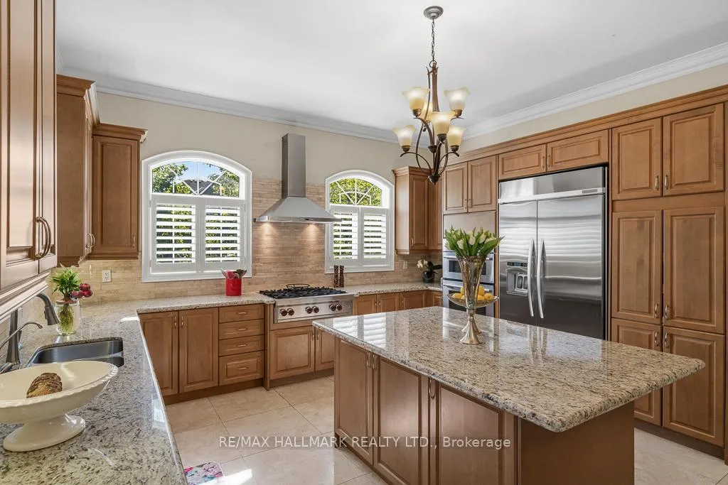 Photo 13 of 321 Grand Vellore Crescent, Vaughan, Vellore Village — HOMEH