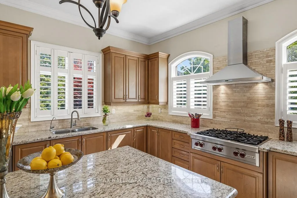 Photo 14 of 321 Grand Vellore Crescent, Vaughan, Vellore Village — HOMEH