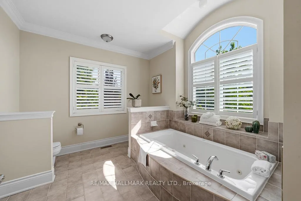 Photo 24 of 321 Grand Vellore Crescent, Vaughan, Vellore Village — HOMEH