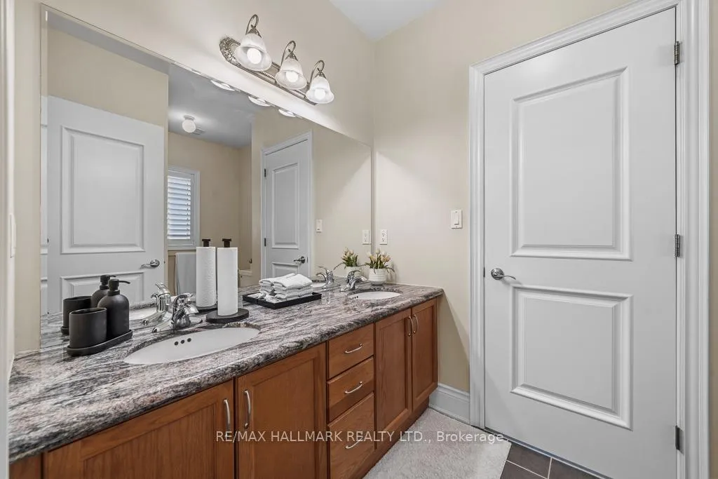 Photo 33 of 321 Grand Vellore Crescent, Vaughan, Vellore Village — HOMEH