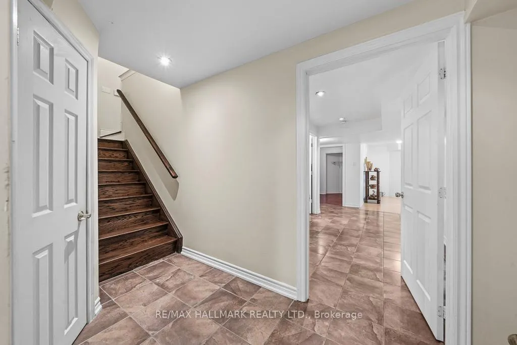 Photo 36 of 321 Grand Vellore Crescent, Vaughan, Vellore Village — HOMEH