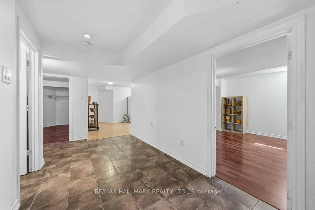 Photo 37 of 321 Grand Vellore Crescent, Vaughan, Vellore Village — HOMEH
