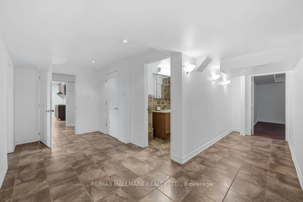 Photo 43 of 321 Grand Vellore Crescent, Vaughan, Vellore Village — HOMEH