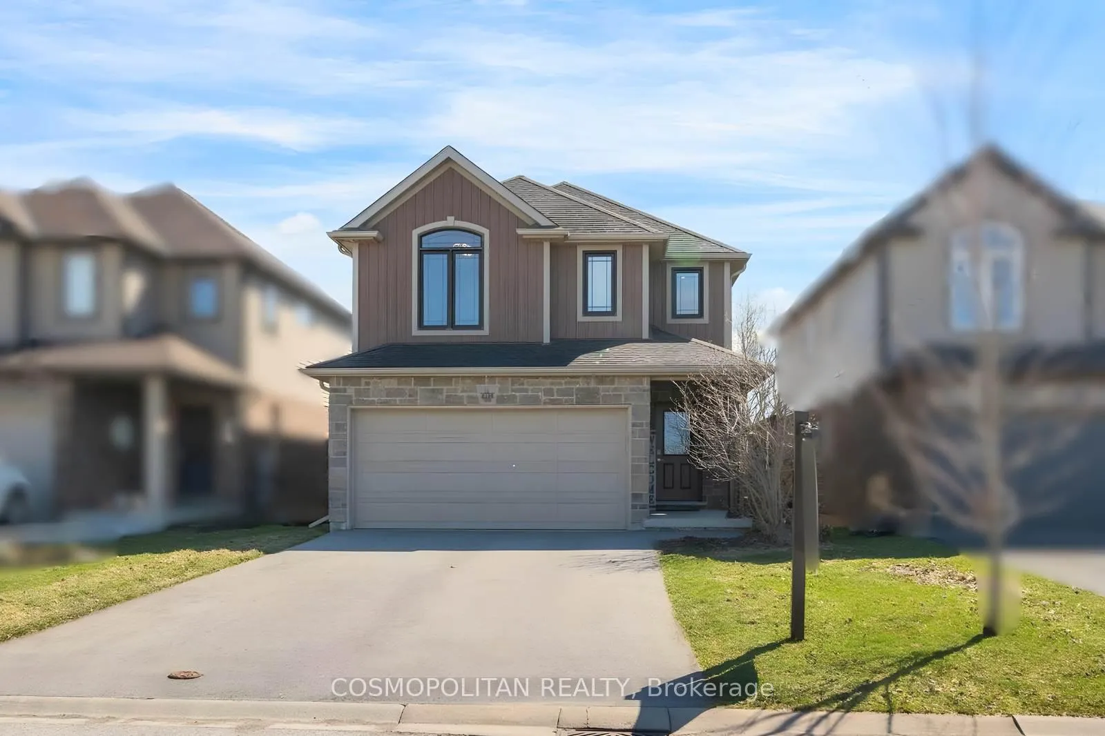 Photo 2 of 8396 Glavcic Drive, Niagara Falls, Forestview — HOMEH