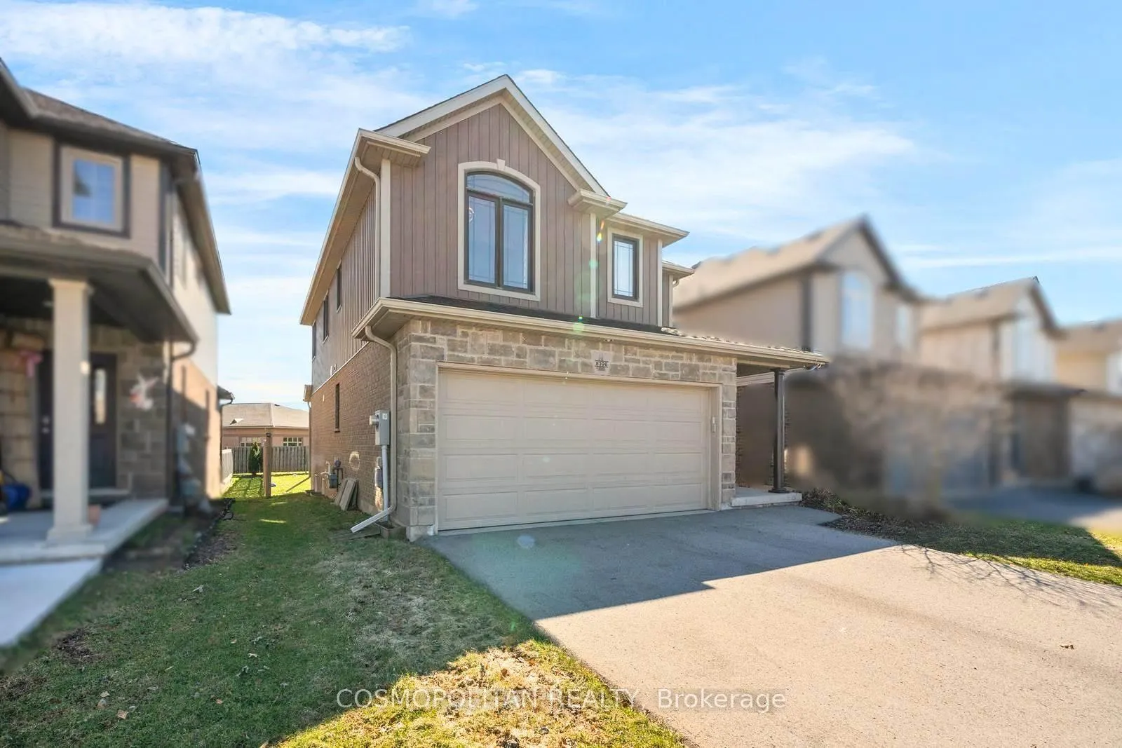 Photo 3 of 8396 Glavcic Drive, Niagara Falls, Forestview — HOMEH